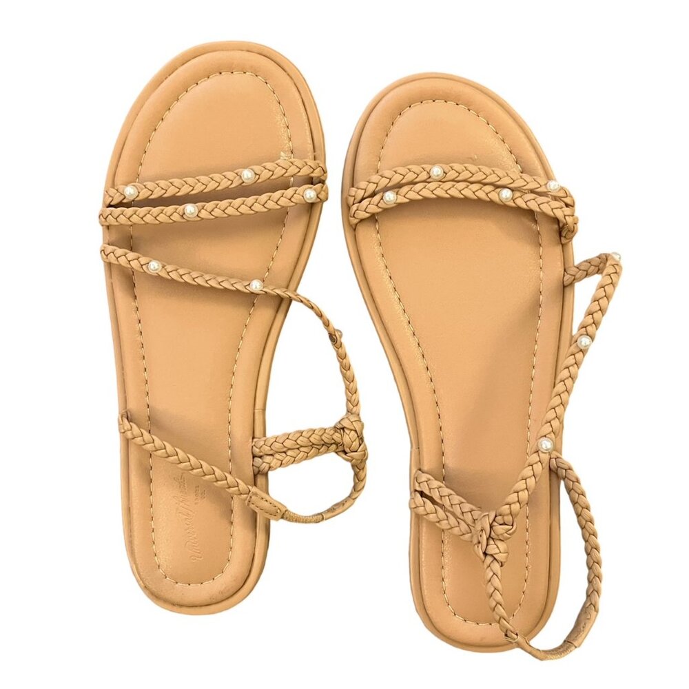 LIKE NEW Universal Thread Beige Sandals Size 7